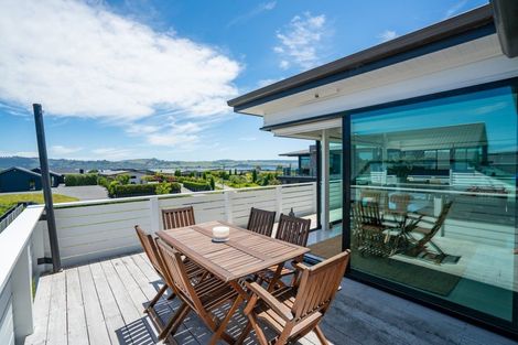 Photo of property in 20 Pukenamu Road, Rainbow Point, Taupo, 3330