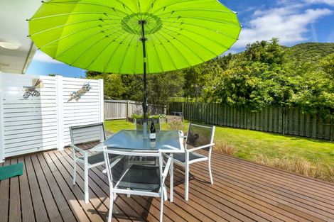 Photo of property in 42 Delaware Grove, Totara Park, Upper Hutt, 5018