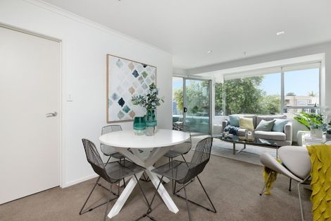 Photo of property in Algarve Apartments, 102/332 Maunganui Road, Mount Maunganui, 3116