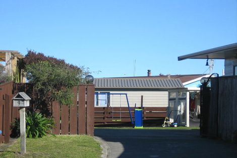 Photo of property in 9 Simcox Street, Otaki Beach, Otaki, 5512