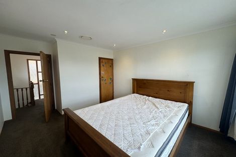 Photo of property in 28 Woodford Avenue, Henderson, Auckland, 0610