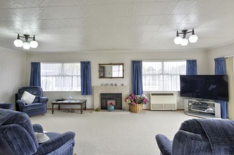 Photo of property in 11 Fairbrother Street, Carterton, 5713