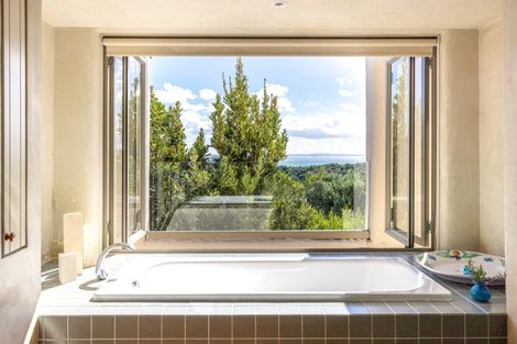 Photo of property in 110 Delamore Drive, Oneroa, Waiheke Island, 1081