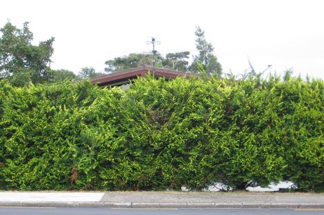 Photo of property in 2/112 Te Atatu Road, Te Atatu South, Auckland, 0610