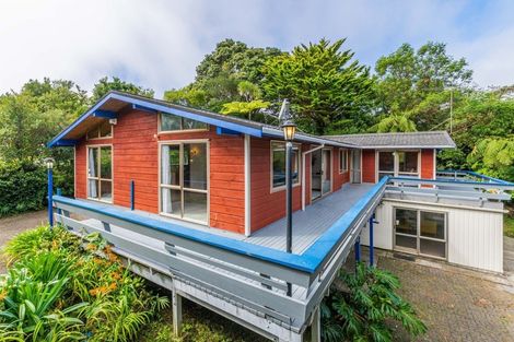 Photo of property in 7 Miromiro Road, Normandale, Lower Hutt, 5010