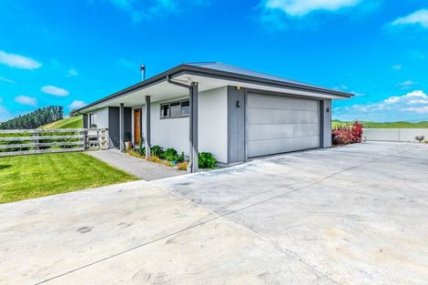 Photo of property in 254 Puketapu Road, Taradale, Napier, 4183
