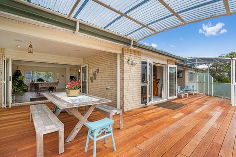 Photo of property in 5 Wairere Road, Torbay, Auckland, 0630