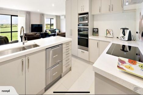 Photo of property in 64 Hawthorne Lane, Kingseat, Papakura, 2580