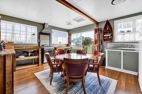 Photo of property in 2 Egmont Street, Patea, 4520