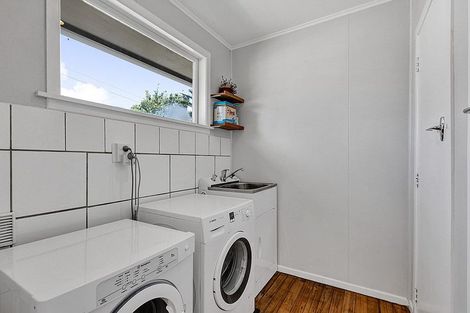 Photo of property in 28 Old South Road, Okato, 4335