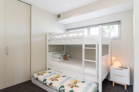 Photo of property in 70 Domain Crescent, Muriwai, Waimauku, 0881