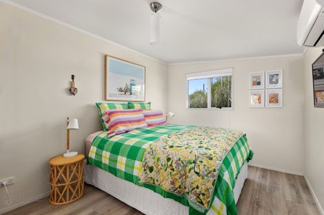 Photo of property in 56 Pinedale Crescent, Riversdale Beach, Masterton, 5872