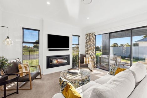 Photo of property in 77 Vogel Street, Cambridge, 3434