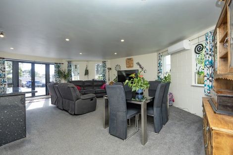 Photo of property in 119 Colwill Road, Massey, Auckland, 0614