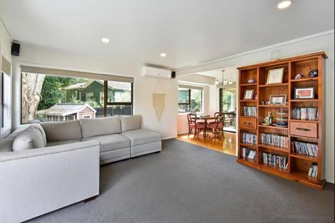 Photo of property in 46 Kingsclere Place, Goodwood Heights, Auckland, 2105