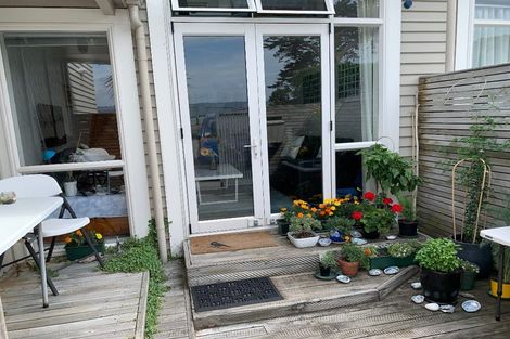 Photo of property in 8/231 Marine Parade, Seatoun, Wellington, 6022