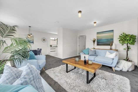 Photo of property in 10 Umu Place, Mangere, Auckland, 2022