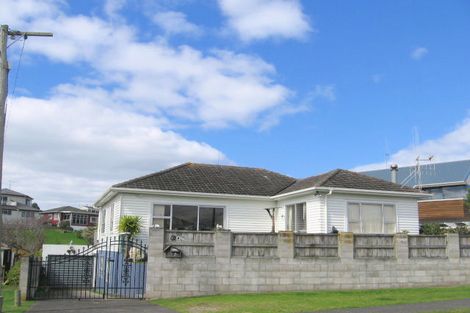 Photo of property in 7 Pitau Road, Mount Maunganui, 3116