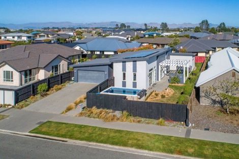 Photo of property in 139 Aston Drive, Waimairi Beach, Christchurch, 8083
