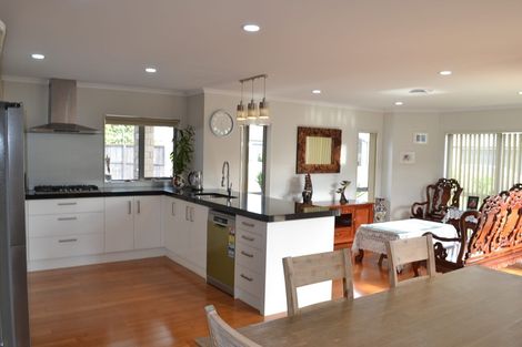 Photo of property in 8 Pohutukawa Place, Karaka, Papakura, 2113