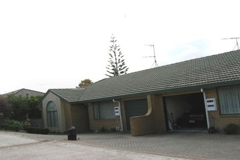 Photo of property in 10 Copplestone Place, New Lynn, Auckland, 0600