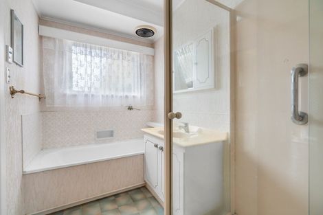 Photo of property in 10 Bowen Place, St Andrews, Hamilton, 3200