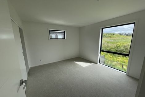 Photo of property in 42 Koreke Close, Kenepuru, Porirua, 5022