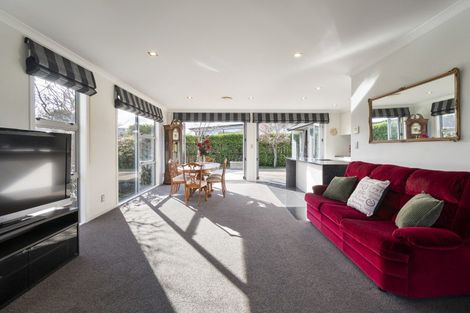 Photo of property in 35 Union Street, Hokowhitu, Palmerston North, 4410