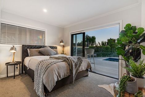 Photo of property in 5 Poaka Place, Beach Haven, Auckland, 0626