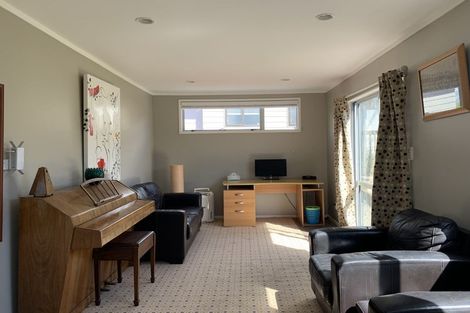 Photo of property in 9 Patrice Place, Massey, Auckland, 0614