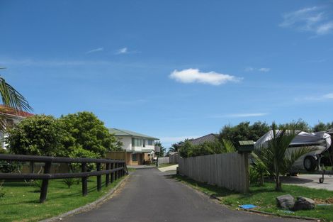 Photo of property in 37 Clarks Beach Road, Clarks Beach, 2122