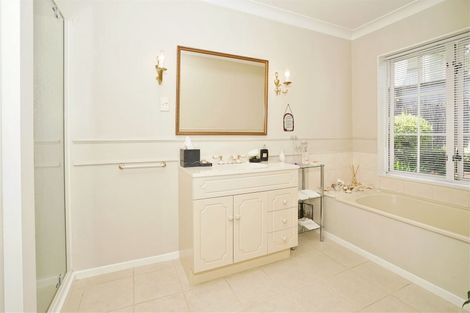 Photo of property in 60b Sandwich Road, St Andrews, Hamilton, 3200