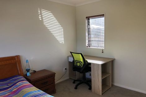 Photo of property in 37 Virginia Street, Henderson, Auckland, 0612