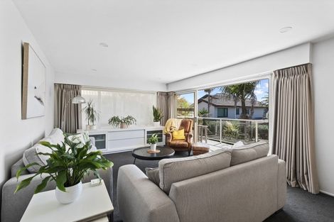 Photo of property in 5a Craig Road, Milford, Auckland, 0620