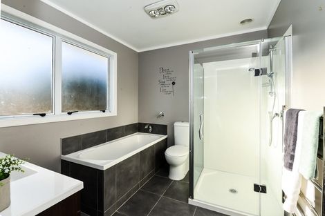 Photo of property in 12 Katherine Place, Melville, Hamilton, 3206