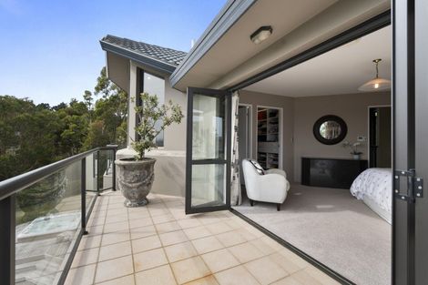 Photo of property in 70 Waicola Drive, Fitzherbert, Palmerston North, 4471