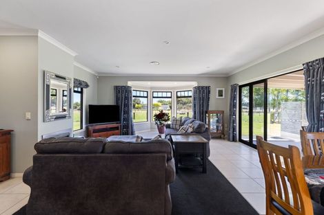 Photo of property in 456 Stoney Creek Road, Kelvin Grove, Palmerston North, 4470