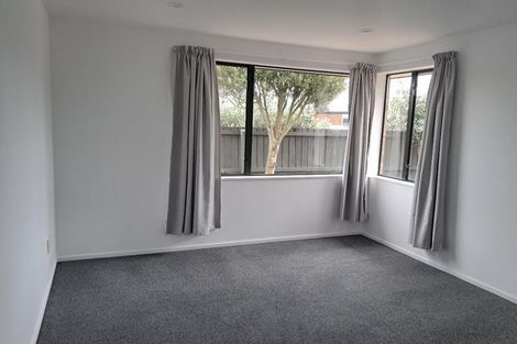 Photo of property in 4a Crofts Lane, Parklands, Christchurch, 8083