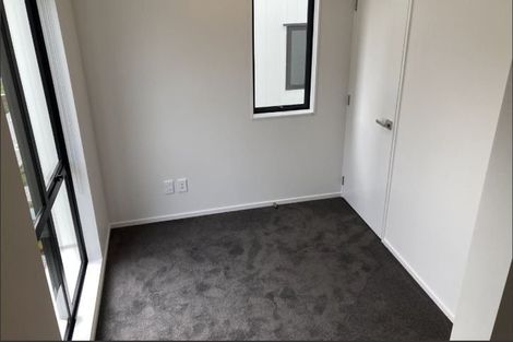 Photo of property in 83 Morihana Close, Glen Eden, 0602