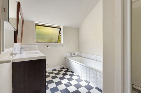 Photo of property in 35 Burma Road, Khandallah, Wellington, 6035