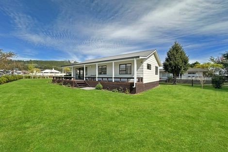 Photo of property in 10 Antonia Place, Kinloch, Taupo, 3377