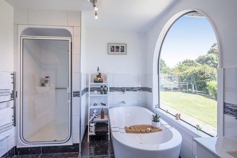 Photo of property in 60 Ratanui Road, Paraparaumu, 5032