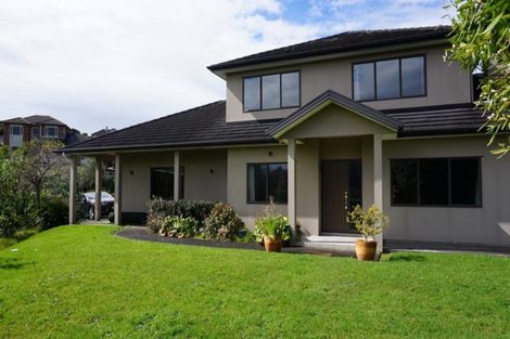 Photo of property in 14 Michael Bosher Way, Flat Bush, Auckland, 2019