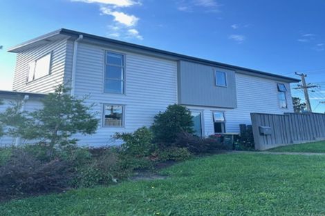 Photo of property in 1a Pavola Grove, Glenfield, Auckland, 0629