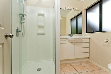 Photo of property in 16 Phoebe Meikle Place, Torbay, Auckland, 0630