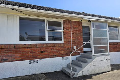 Photo of property in 2/2 Archibald Road, Kelston, Auckland, 0602