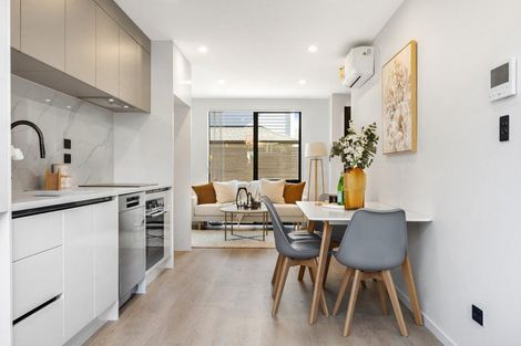 Photo of property in 25c Oteha Valley Road, Northcross, Auckland, 0632