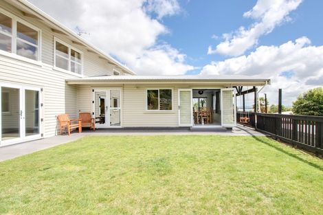 Photo of property in 23 Awarua Crescent, Havelock North, 4130