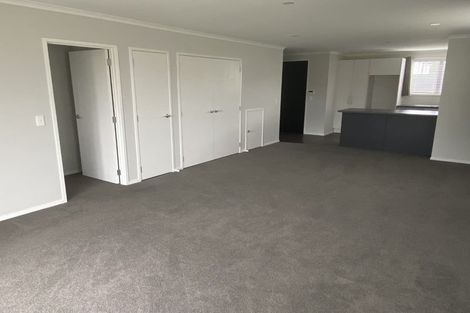 Photo of property in 11 Discovery Place, Marfell, New Plymouth, 4310