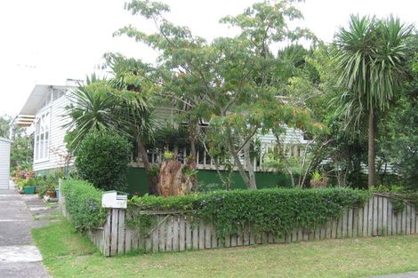 Photo of property in 21 Patts Avenue, Glendene, Auckland, 0602